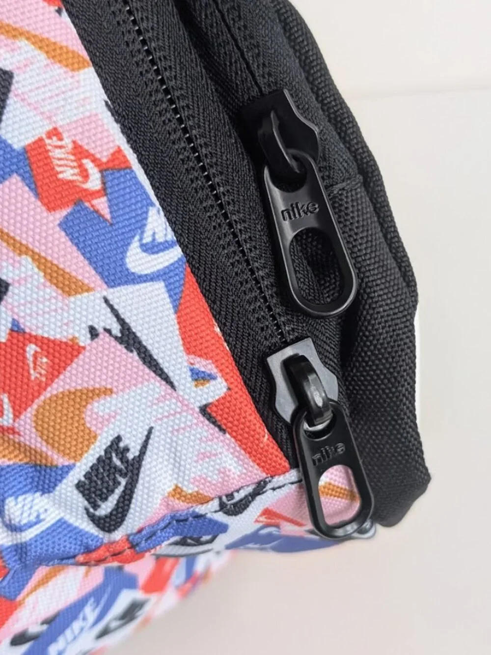 Nike Classic Fuel Pack Insulated Lunch Bag With ID Window